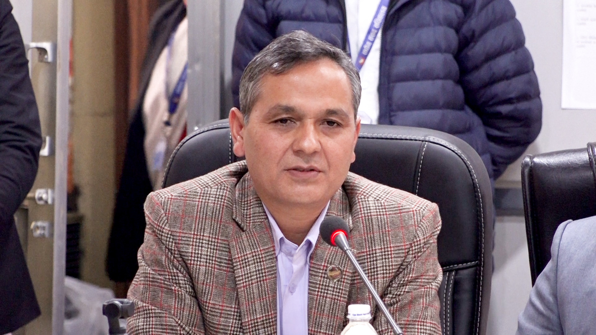निष्पक्ष, धाँधलीरहित र शान्तिपूर्ण वातावरणमा चुनाव गराउने  गृहमन्त्रीको प्रतिवद्धता